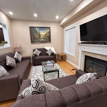 Avid Vacation Palace In Castlemore , Brampton Exterior foto